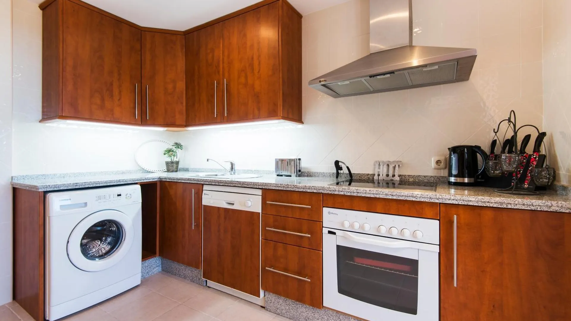 Rentandhomes Penthouse Elviria Golf Marbella Apartment